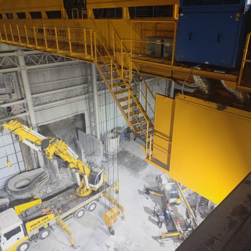 ABRA process crane installation seen from the crane walkway